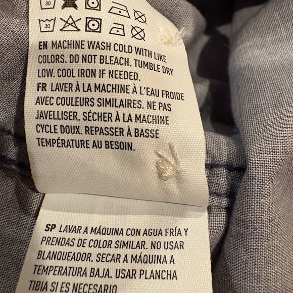 American Eagle Men's seriously soft Button-Up Short-Sleeve Surfboard Shirt - Picture 5 of 10